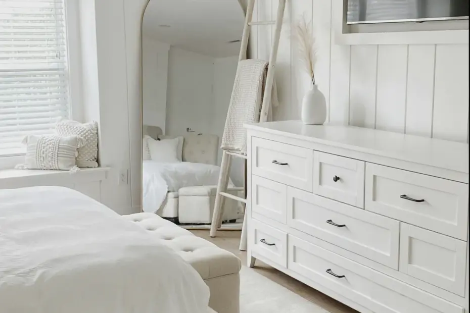 Neutral Modern Farmhouse Decor | Functional Body Mirrors for Bedrooms & Closets
