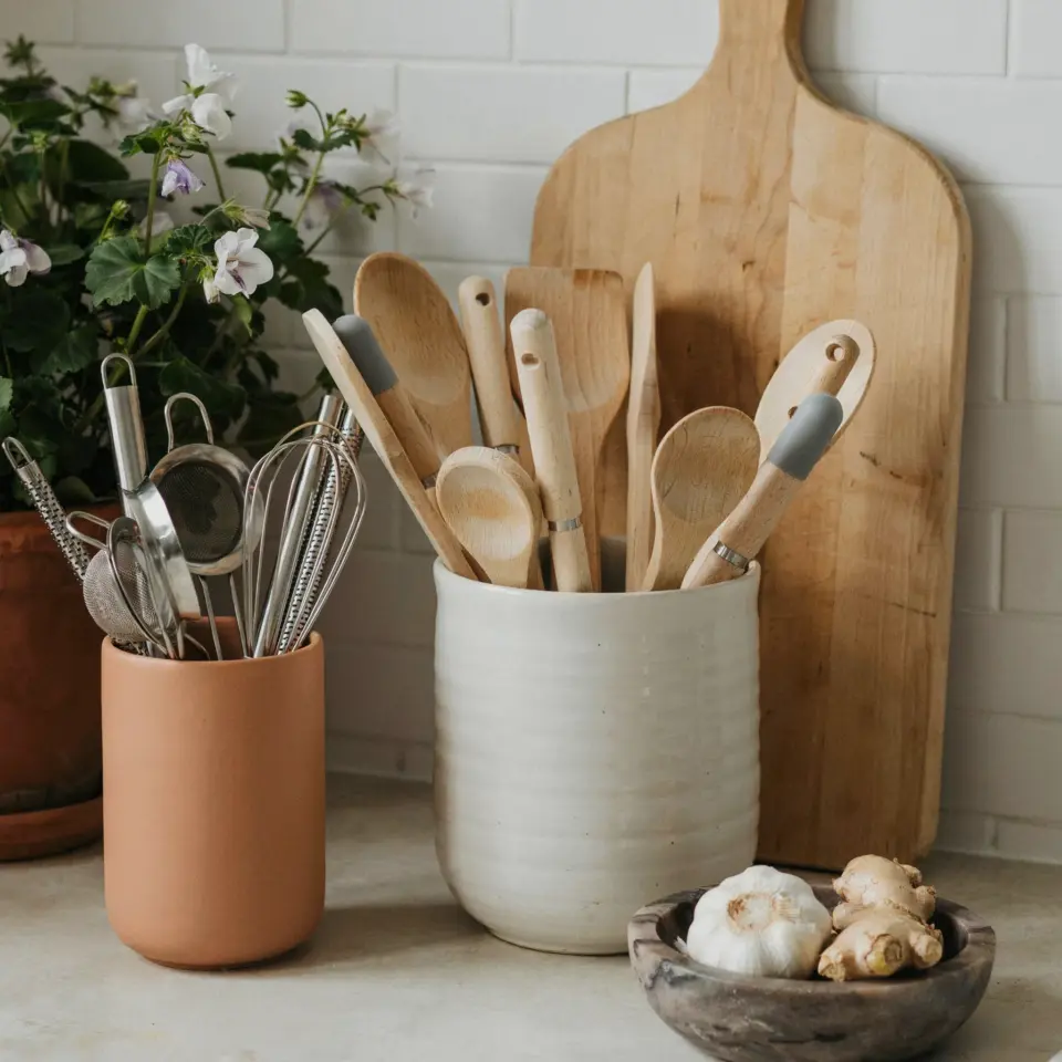 Simple Ceramic Utensil Jar for Spring Farmhouse Kitchen Decor